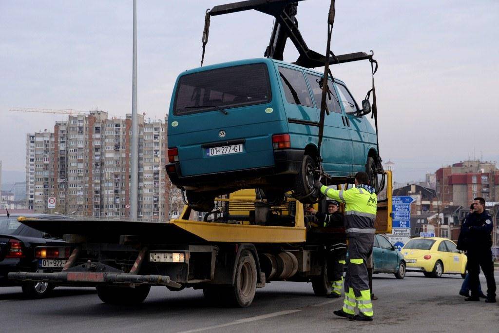 Zvogëlohet numri i kombi busëve ilegal
