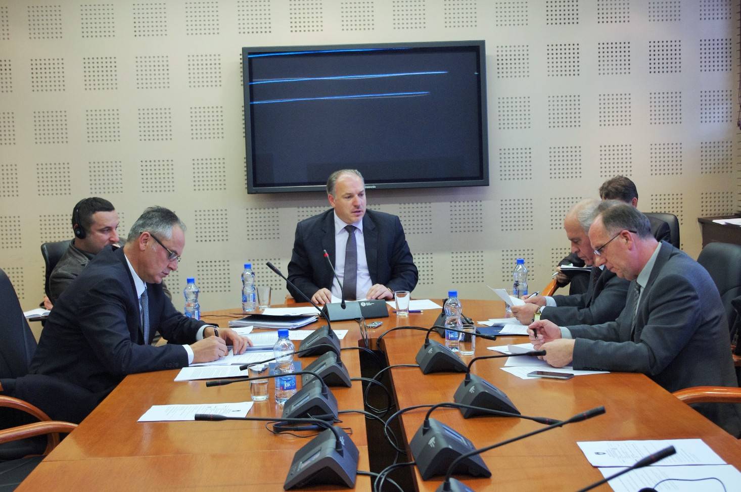 Analizohet puna e Komisionit Qeveritar për Demarkacionin me Malin e Zi