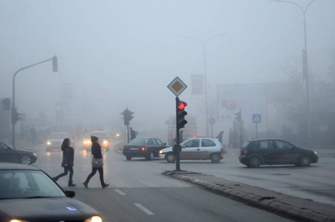 Prishtina mbulohet nga smogu e mjegulla