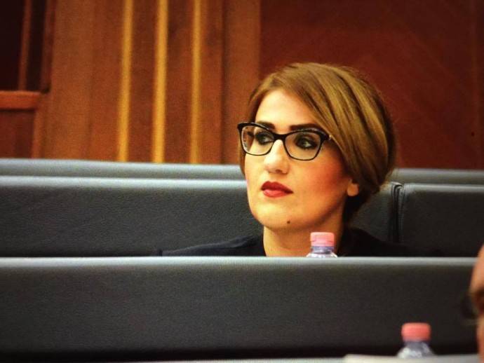 Deputetja Kadriu kërkon të luftohet evazioni fiskal dhe korrupsioni  