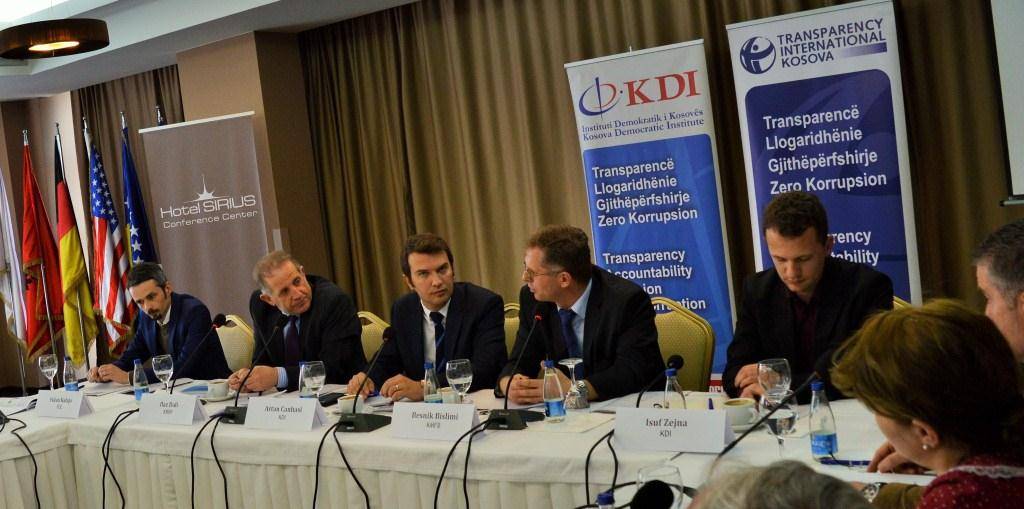 Qeveria e Kosovës jo-transparente në prokurimin publik