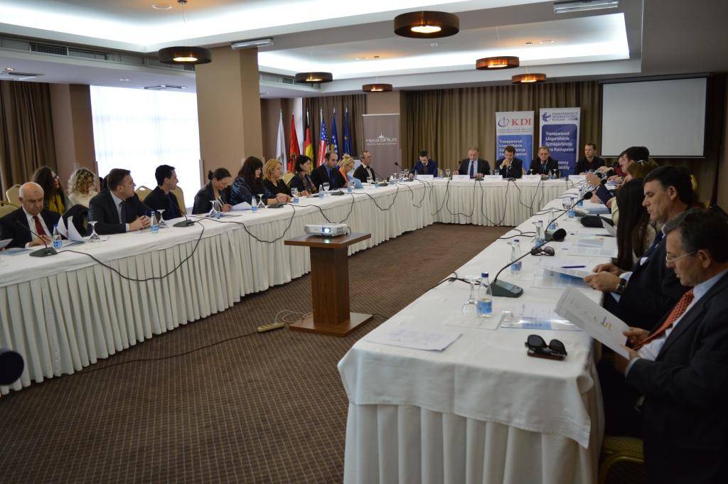 Qeveria e Kosovës jo-transparente në prokurimin publik