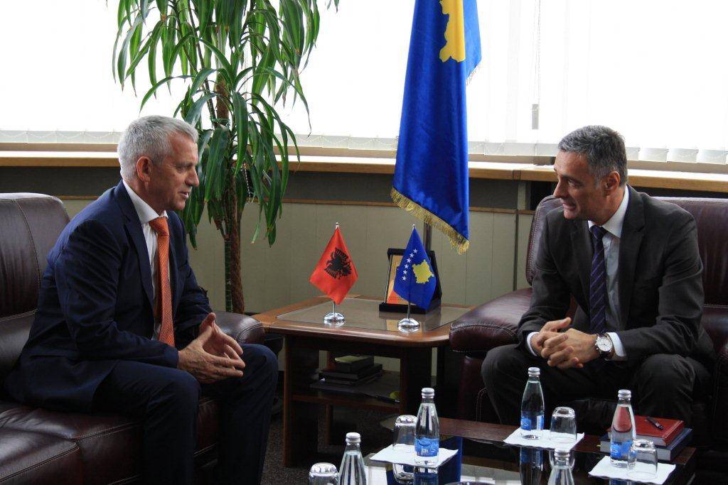 Lumezi ftohet për vizitë pune në Republikën e Shqipërisë