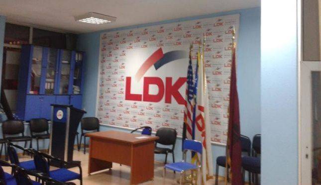 LDK reagon ndaj sondazheve të porositura të medieve te PDK-së