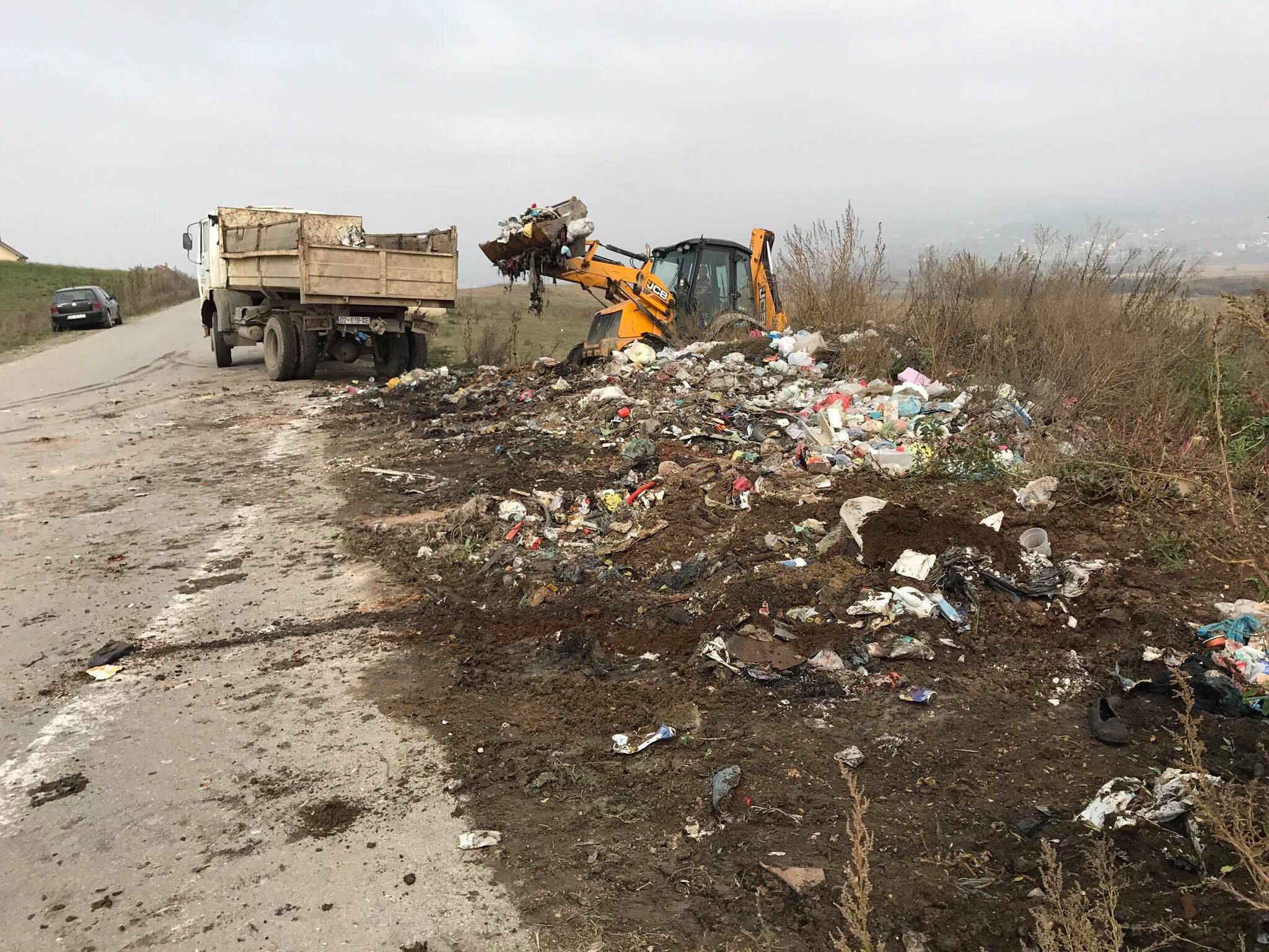 15 kamionë me mbeturina largohen nga fshati Patinë i Komunës së Vushtrrisë