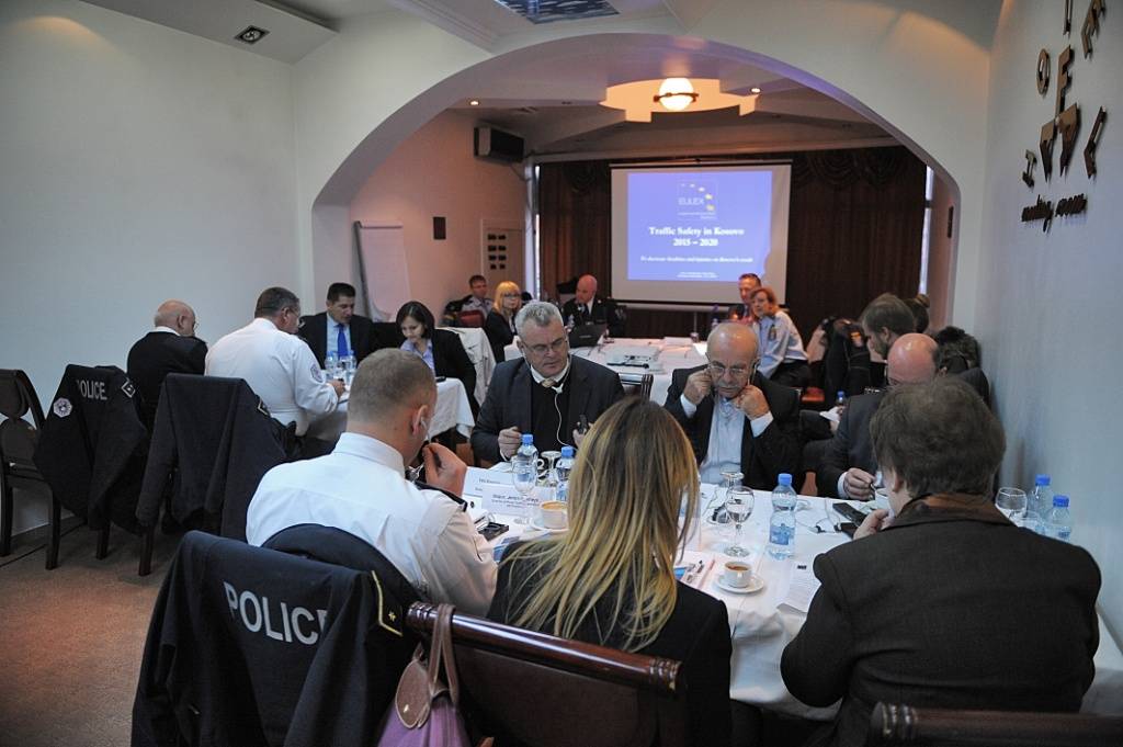 EULEX-i lehtëson punëtorinë për sigurinë në komunikacionin rrugor  