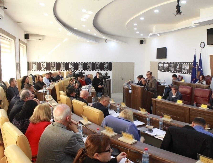 Kuvendi i Gjilanit solidarizohet me familjet e prekura nga tërmeti në Shqipëri
