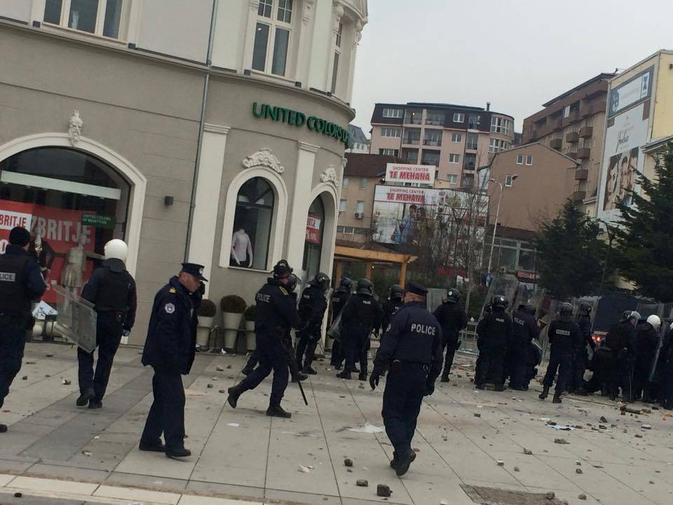 Qeveria dënon dhunën e ushtruar ndaj Policisë së Kosovës