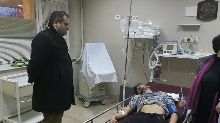 Kryetari Ahmeti vizitoi të lënduarit në QKUK
