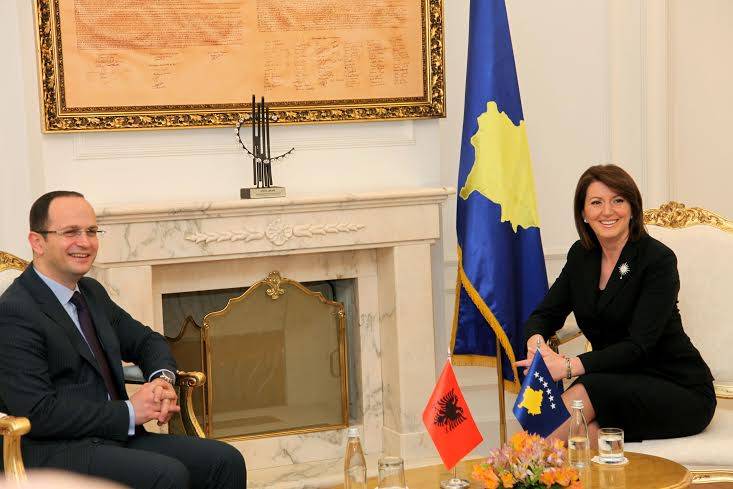 Bushati: Shqipëria do të përkrah Kosovën