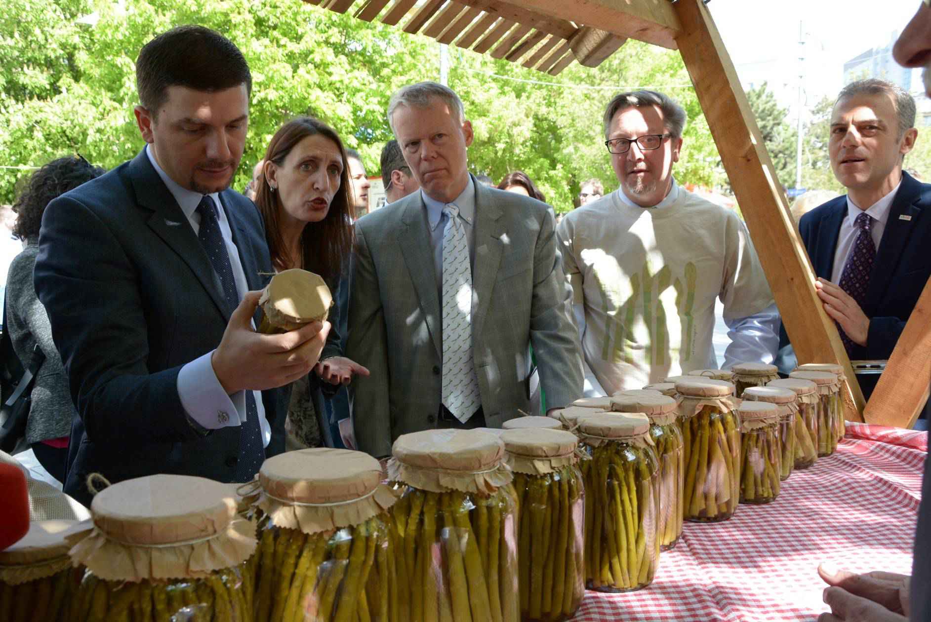 Kultivimi i shpargut sjellë përfitime të mëdha