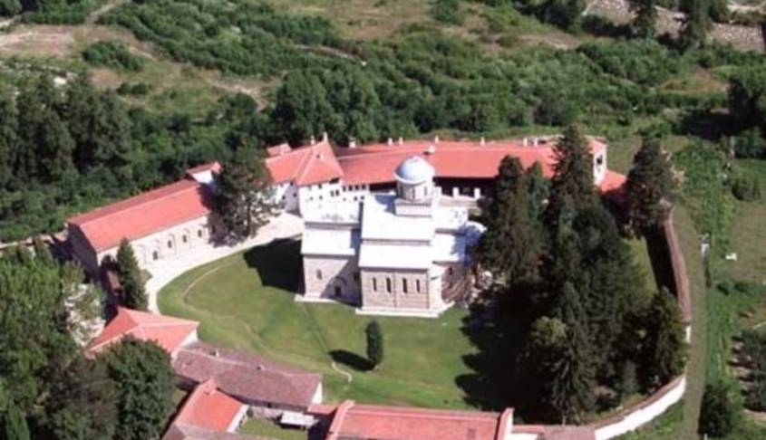 “Manastiri i Deçanit as para 1999-shit s’i kishte këto toka”