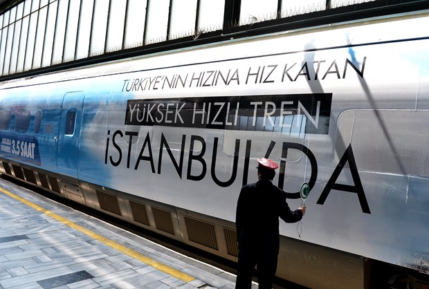 Fillon udhëtimet e para treni i shpejtë Ankara-Stamboll