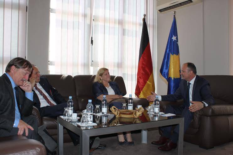 Ambasadorja Gjermane Vites, premton përkrahje për AUV-në