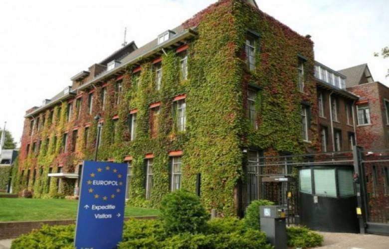 Specialja do të gjykojë në përputhje me Kushtetutën
