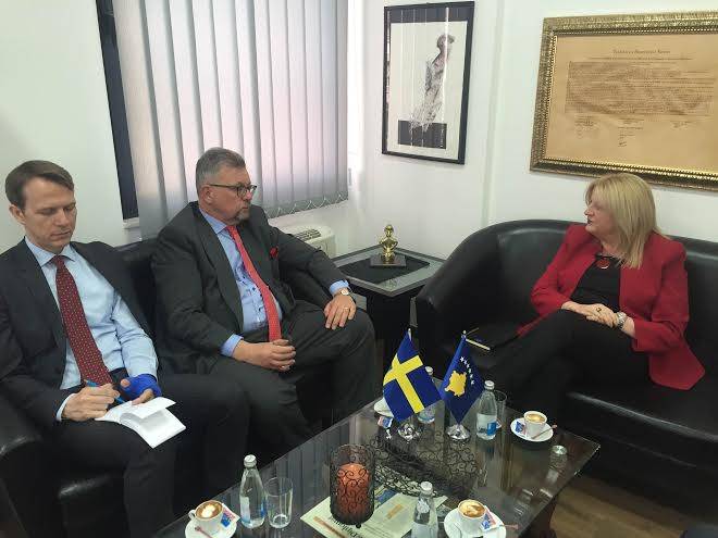 Tahiri priti në takim ambasadorin e Suedisë, Mats Staffansson