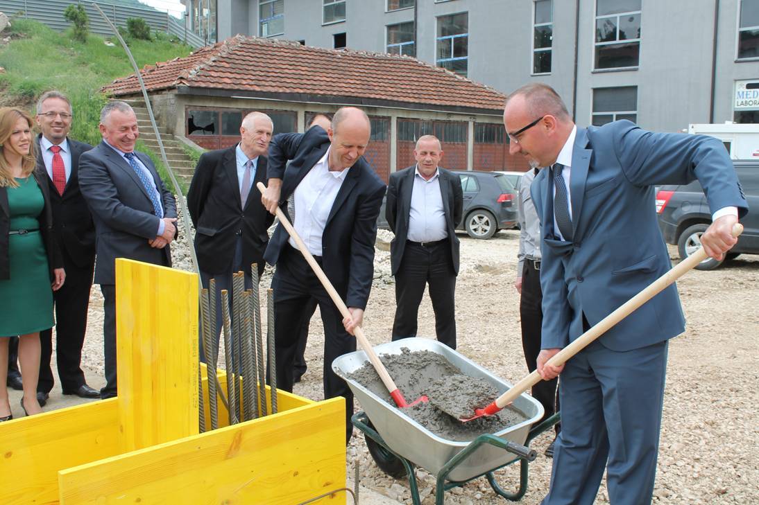 Rrahmani inspekton punimet në ndërtimin e QKMF-së në Kaçanik