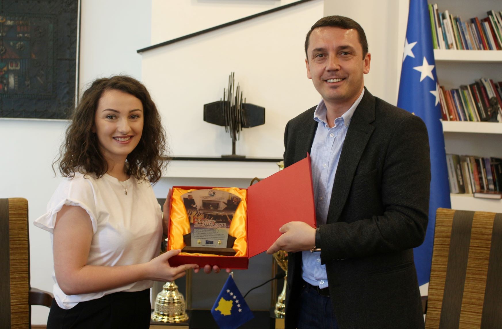 MKRS mbështetë hendbollistët e klubit Istogu
