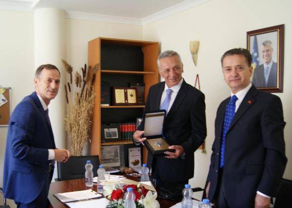 Osmani takohet me Presidentin e Auditimit të Malit të Zi 