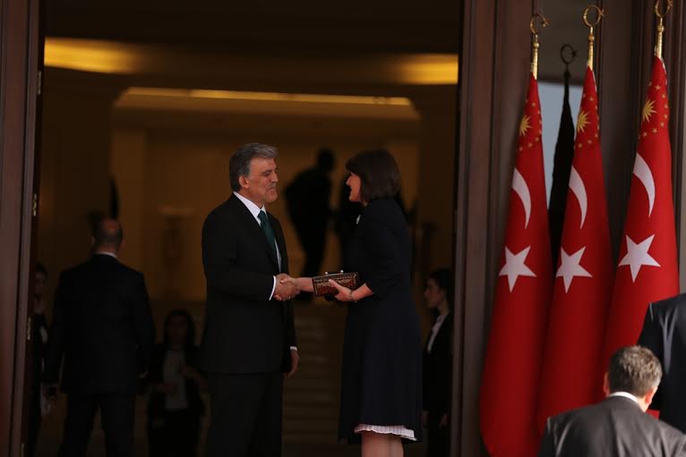   Jahjaga mori pjesë në ceremoninë e inaugurimit të Erdoganit