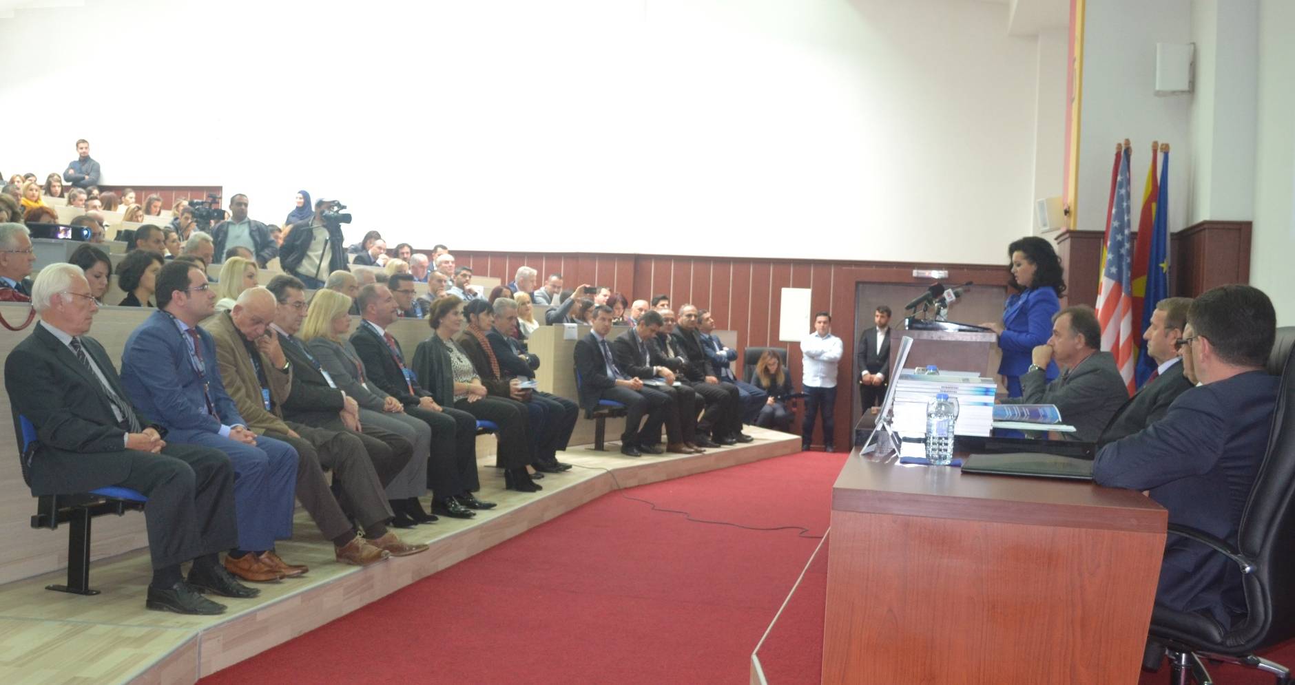 Universiteti i Gjilanit fillon me studimet Master