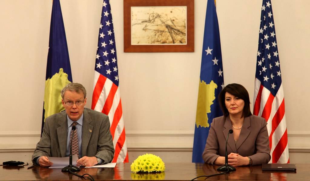 Kosova dhe SHBA nënshkruan marrëveshjen e ekstradimit