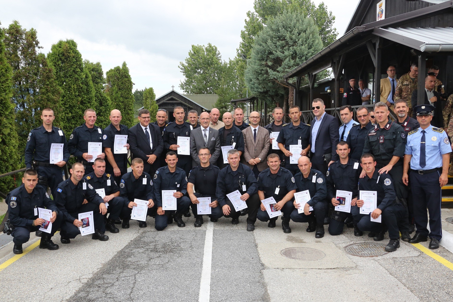 Certifikohen njëzet zyrtarë policorë të PK-së