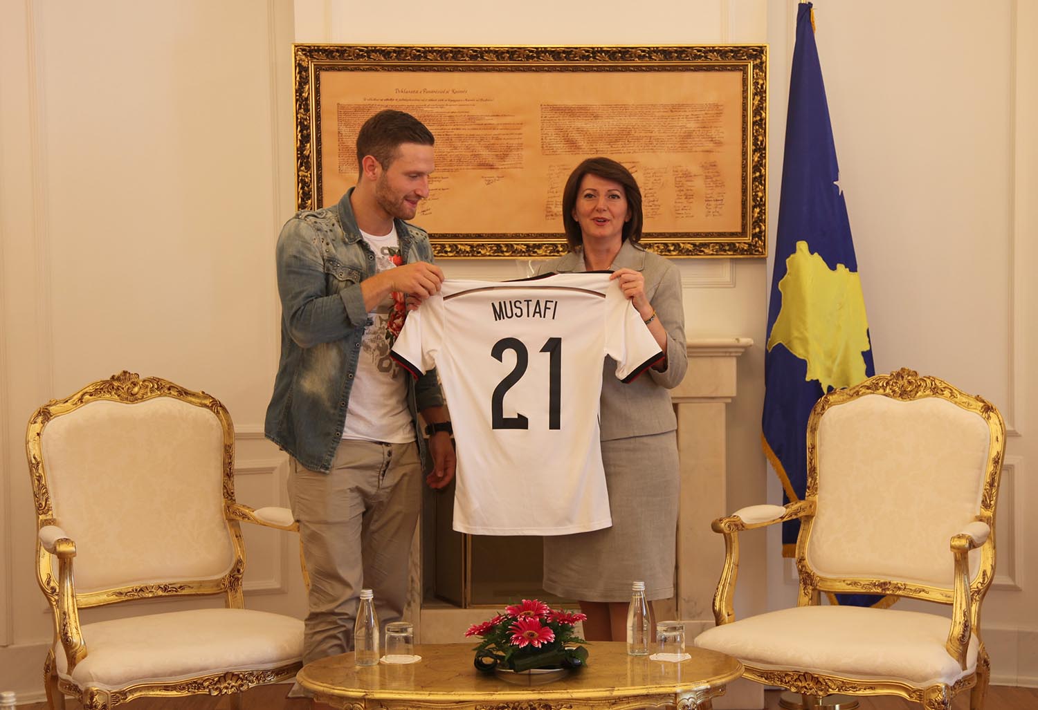 Jahjaga priti futbollistin Shkodran Mustafi