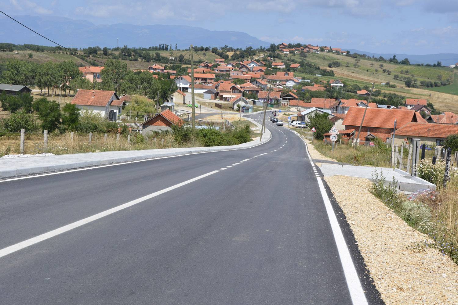 Ministri i  Zharku përuroi rrugën e re Morinë-Rezallë