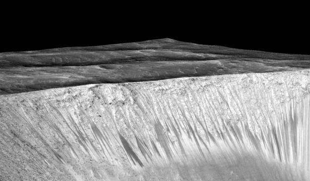 NASA: Marsi ka ujë