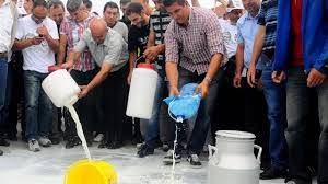 AAK mbështeti qumështarët në protestë  