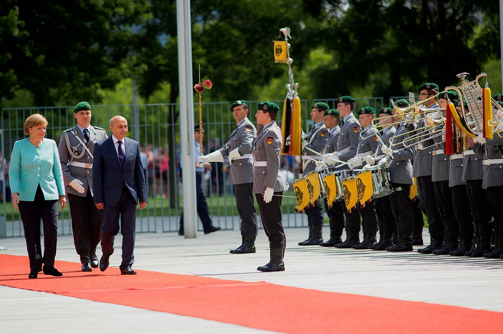 Mustafa merr përkrahje nga Kancelarja Merkel