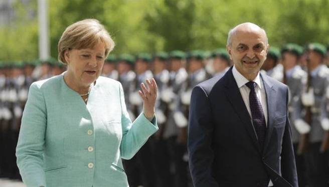 Mustafa merr përkrahje nga Kancelarja Merkel