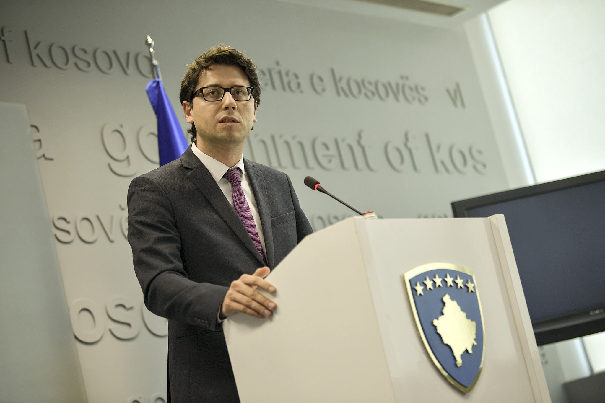 Ministri i Financave prezantoi pakon e ringjalljes ekonomike prej 420 milionë euro  