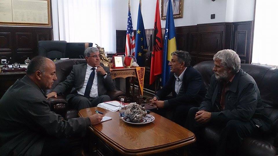 Udhëheqës të SBASHK takohen me rektorin e Zejnullahu