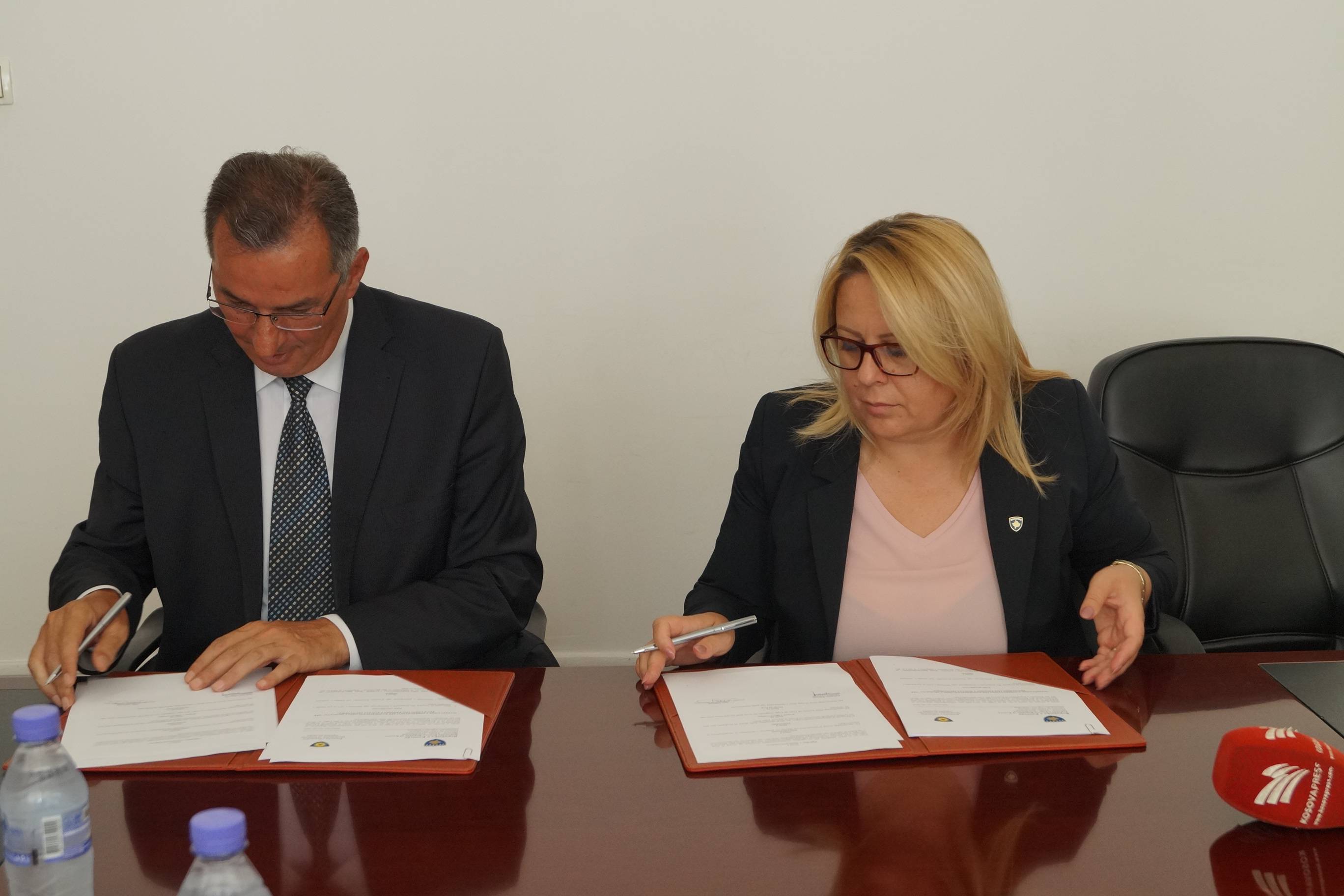  MTI nënshkruan marrëveshje për bashkëfinancimin e “Zonës Agro-Industriale” në Suharekë      