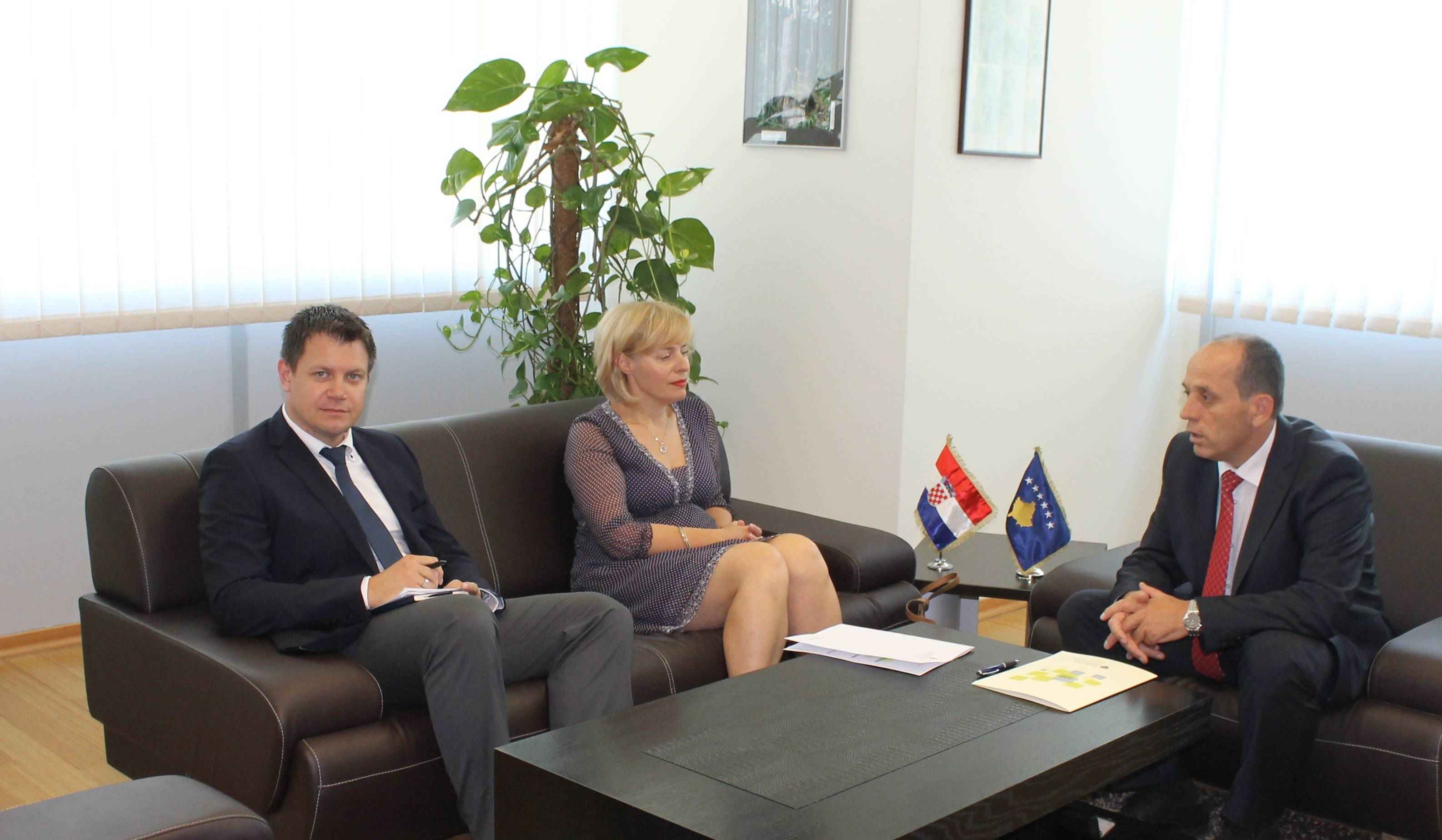 Bisedohet për bashkëpunimin Kosovë - Kroaci në fushën e Mjedisit