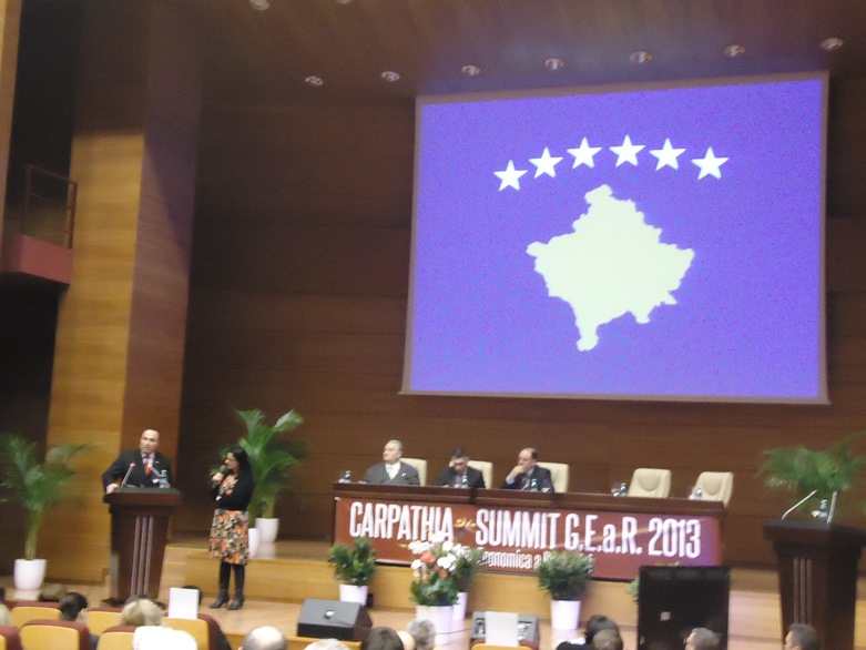 AKB për herë të parë prezantoi Kosovën Samitin Ekonomik në Rumani