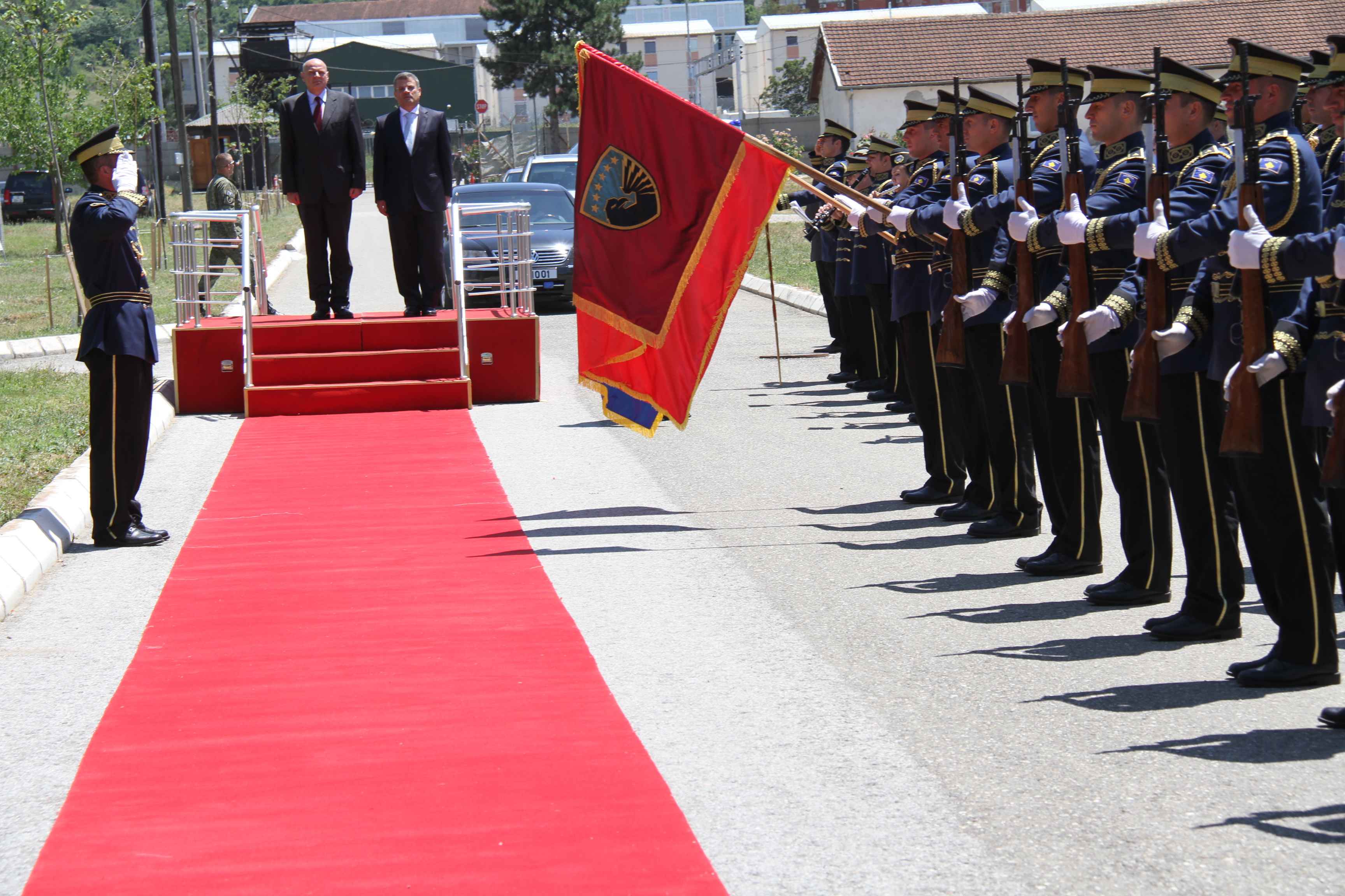 Ministri Çeku dhe ministri Imami nënshkruan marrëveshjen SOFA