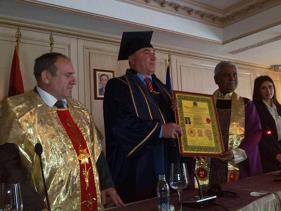 Agim Shahini dekorohet me titullin “Doktor Honoris Causa” 