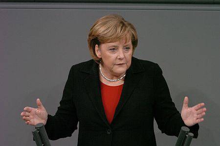 Merkel i përmbahet para samitit të G8-ës kursit të kursimeve