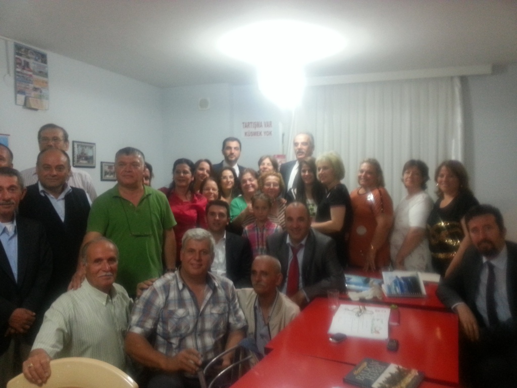 Rektori Berishaj vizitoi komunitetin Çam në Izmir