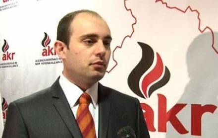 Cilit ti vihen prangat sot e cilit asnjëherë