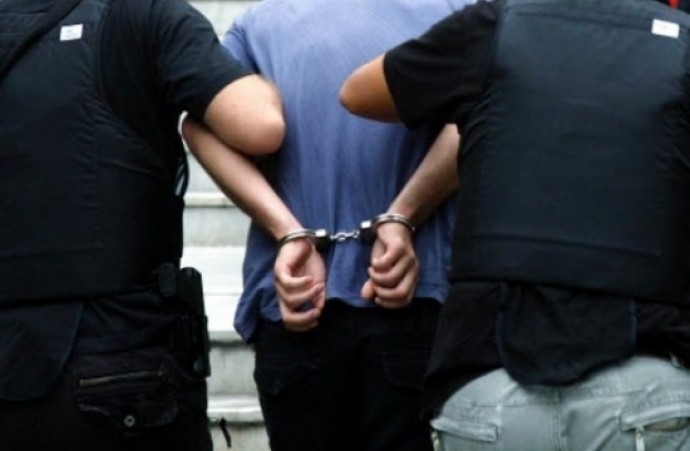 Arrestohen pesë persona të dyshuar për vjedhje të rëndë 