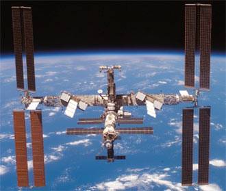 Anija Atlantis lidhet me Stacionin Ndërkombëtar të Hapësirës