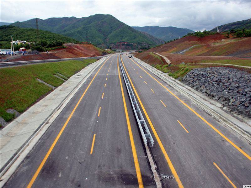Ndërtimi i autostradës vazhdon me intensitetin e planifikuar