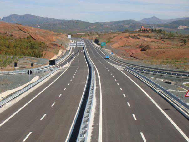 Shqipëria e Kosova shpenzuan 2 miliardë euro për 137 kilometra rrugë 