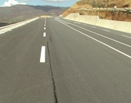 Dëmtime në autostraden Kukës-Morinë