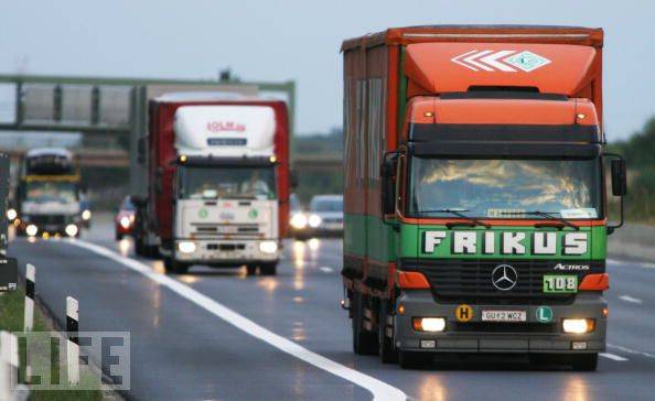 Më 2013 fillon ndërtimi i autostradës Shkup-Bllacë