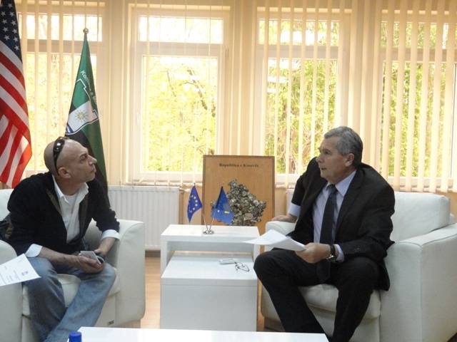UNCHR dhuron tri cisterna për zjarrfikësit e Mitrovicës